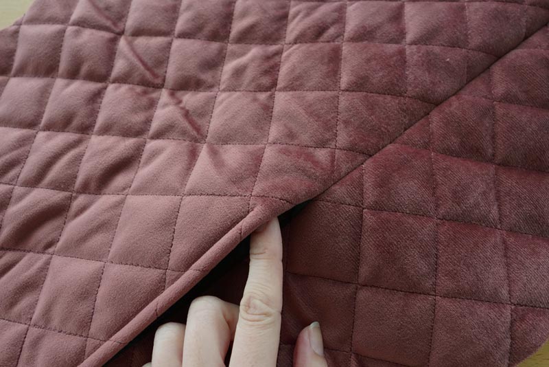 Free sewing tutorial - how to sew a women´s woven vest (sewing pattern included)