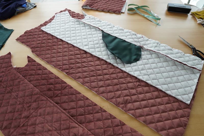 Free sewing tutorial - how to sew a women´s woven vest (sewing pattern included)