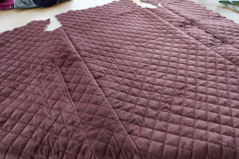 Free sewing tutorial - how to sew a women´s woven vest (sewing pattern included)