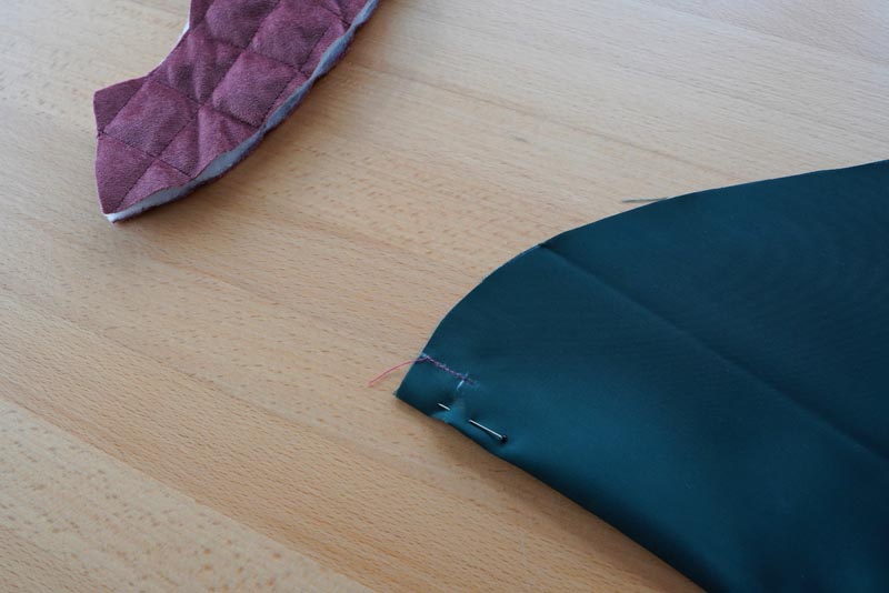 Free sewing tutorial - how to sew a women´s woven vest (sewing pattern included)