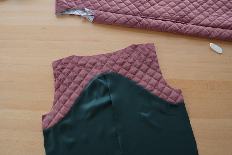 Free sewing tutorial - how to sew a women´s woven vest (sewing pattern included)