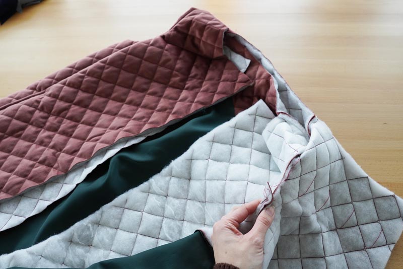 Free sewing tutorial - how to sew a women´s woven vest (sewing pattern included)