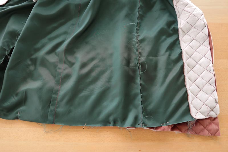 Free sewing tutorial - how to sew a women´s woven vest (sewing pattern included)