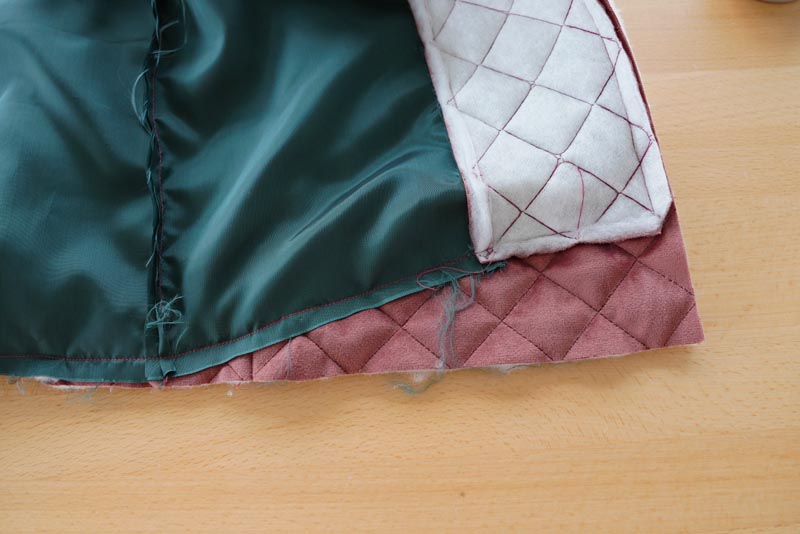 Free sewing tutorial - how to sew a women´s woven vest (sewing pattern included)