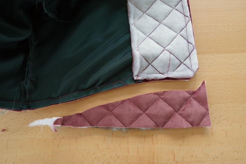 Free sewing tutorial - how to sew a women´s woven vest (sewing pattern included)