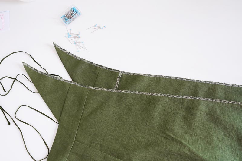 Sewing pattern for women's linen dress with spaghetti straps and exposed back LINEN - assemnbling the back piece