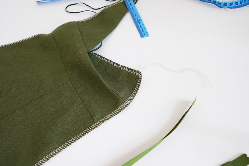 Sewing pattern for women's linen dress with spaghetti straps and exposed back LINEN - assemnbling the back piece