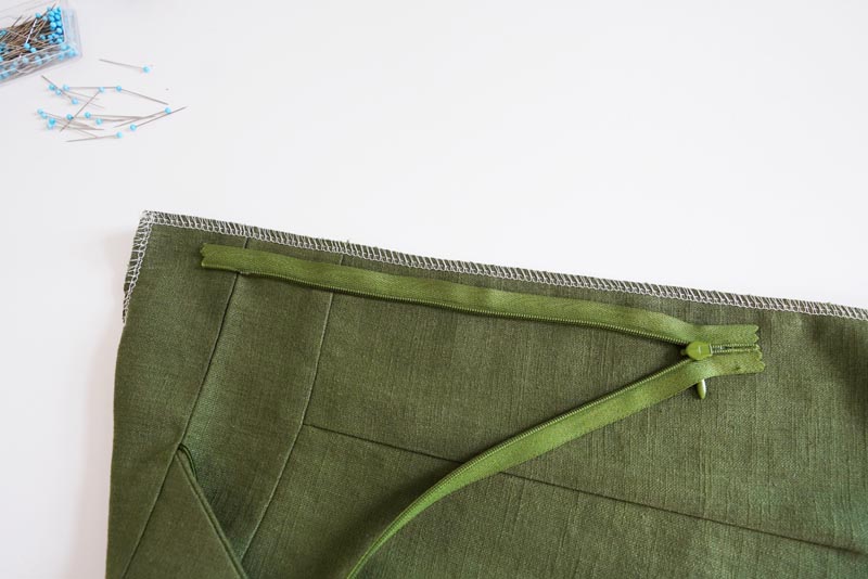 Sewing pattern for women's linen dress with spaghetti straps and exposed back LINEN - sewing the zipper