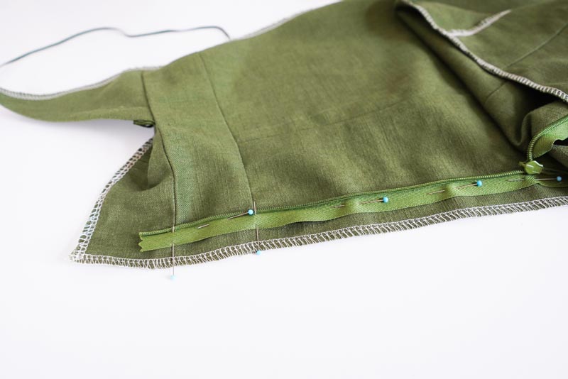 Sewing pattern for women's linen dress with spaghetti straps and exposed back LINEN - sewing the zipper