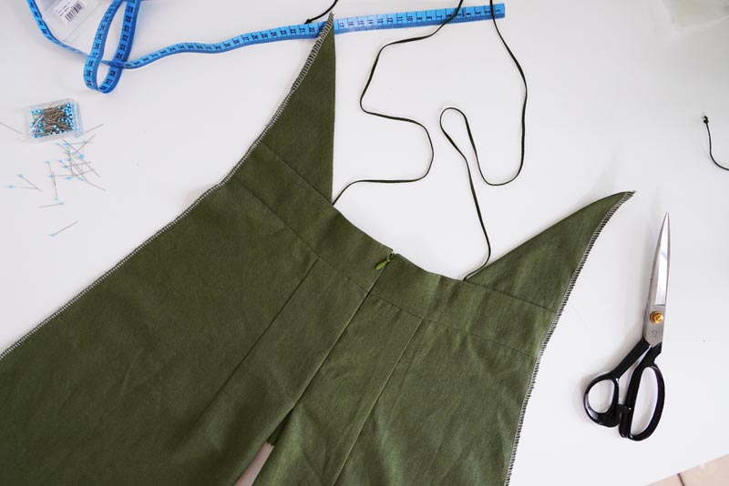 Sewing pattern for women's linen dress with spaghetti straps and exposed back LINEN - sewing the waist
