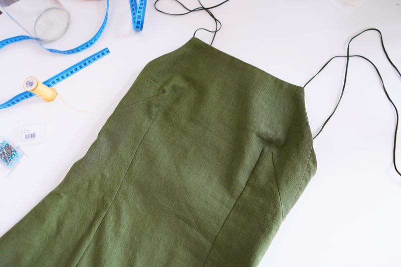 Sewing pattern for women's linen dress with spaghetti straps and exposed back LINEN - completing the dress