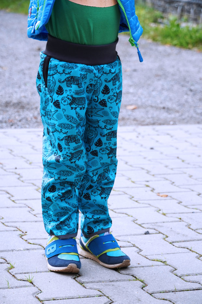 SEWING INSTRUCTIONS FOR CHILDREN'S SOFTSHELL PANTS (+ PATTERN)
